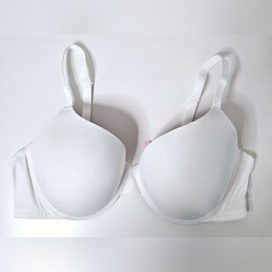 Victoria’s Secret shite T-shirt bra size 40DD